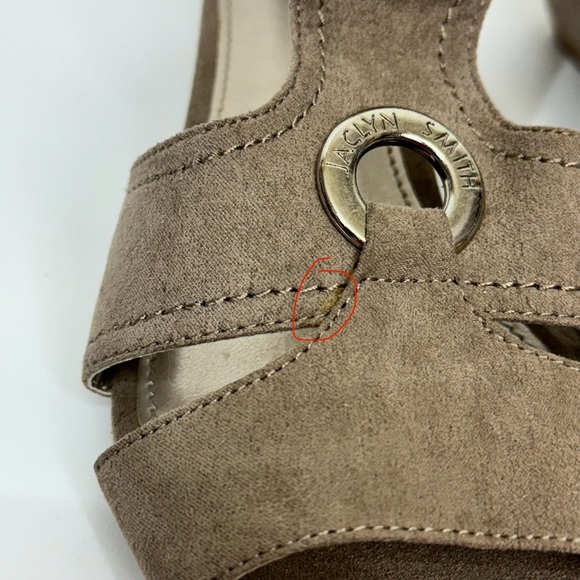 Jaclyn Smith Daphne Khaki Gray Faux Suede Strappy Wedge Heel Sandals Size 6 - Picture 9 of 15